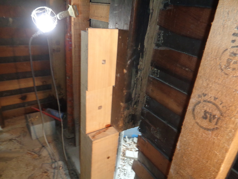 台所部分根継ぎ