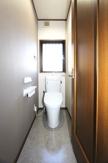 トイレは温水洗浄機能付きトイレを新設