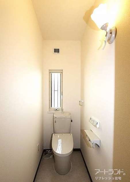 1階2階ともに温水洗浄機能付きトイレを新設