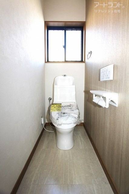 1階2階ともに温水洗浄機能付きトイレを新設