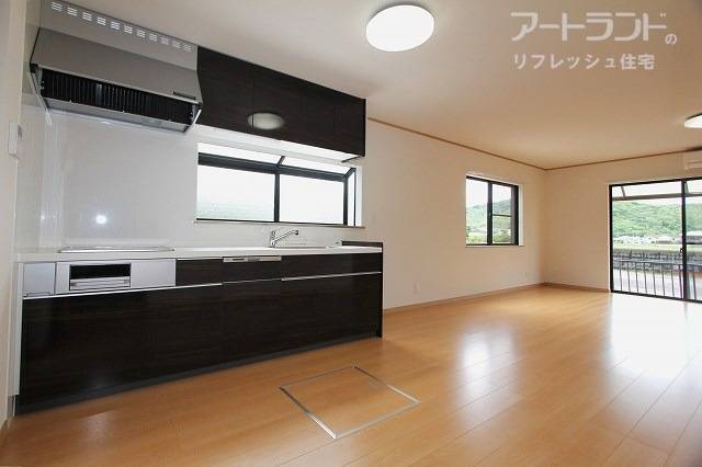 壁付けキッチンも新設しています