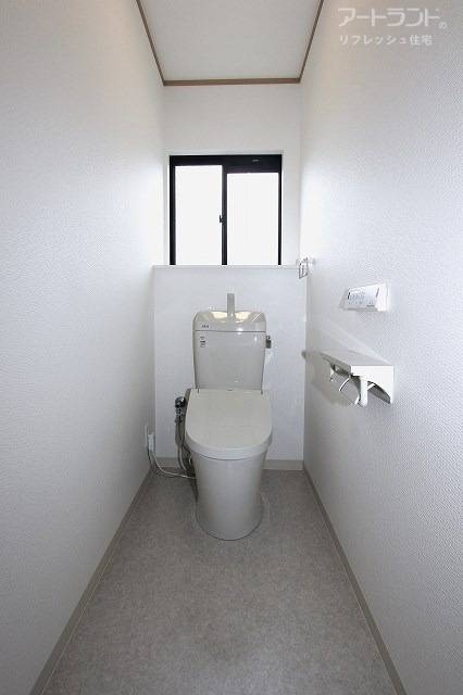 1階2階ともトイレを新設しています