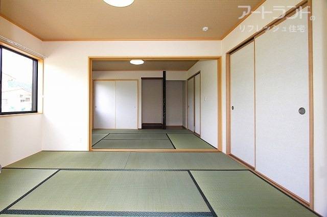 6帖二間続きの和室は客間や両親の寝室としても