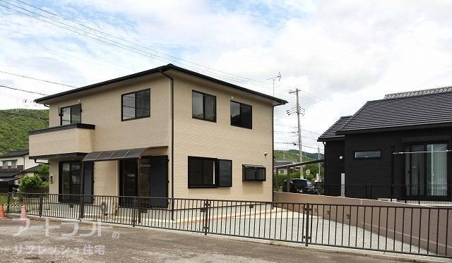 裏手には広々の庭もあり〇