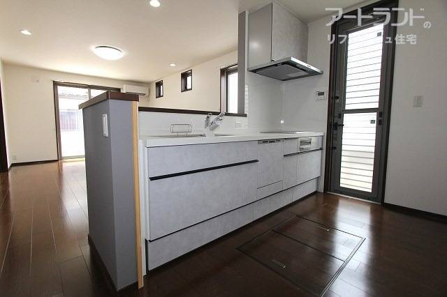 システムキッチンを新設しています