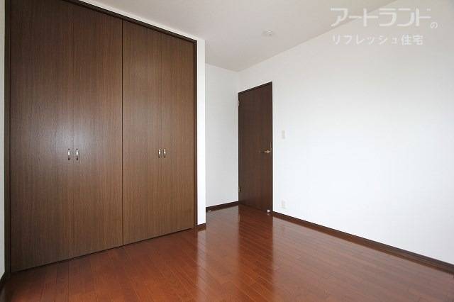 2階5.4帖洋室もクローゼットあり