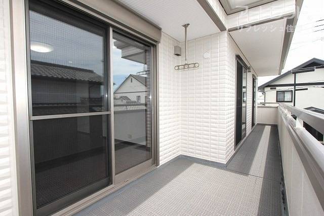 南向きで陽当たりの良いベランダ