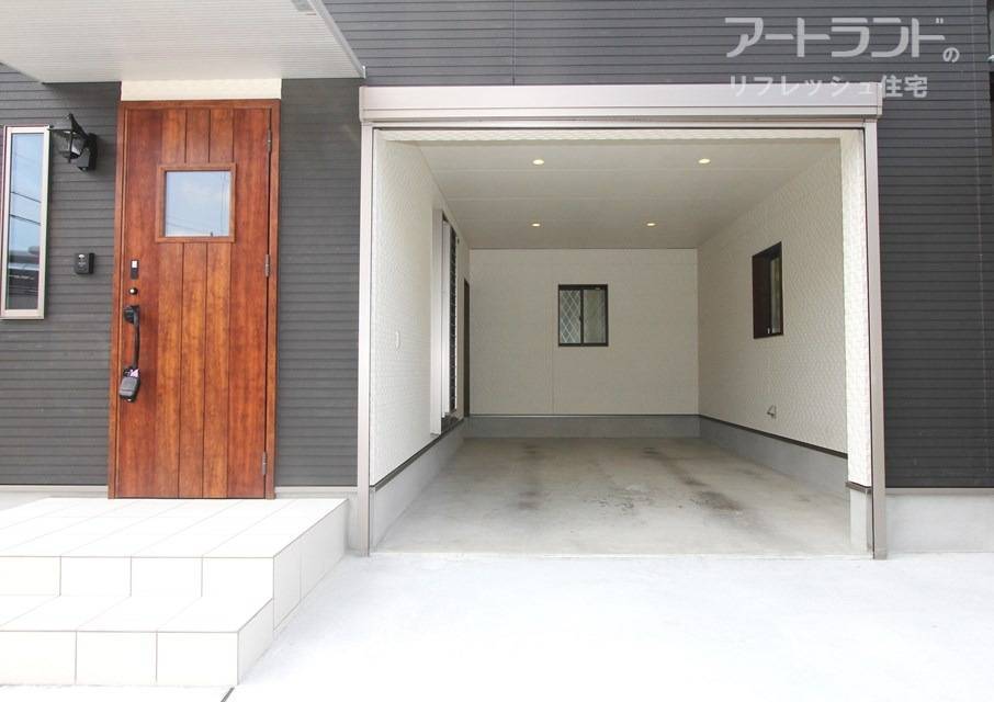 シャッター付きのインナーガレージで愛車を守れます