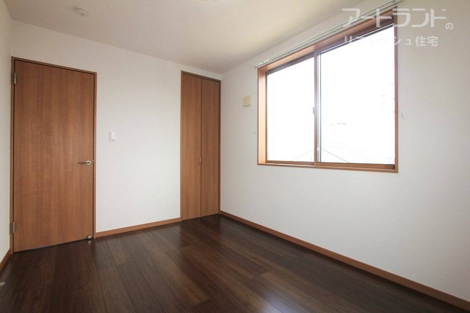 3階北側6帖洋室もクローゼット付き