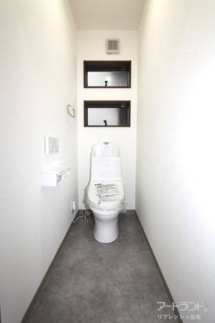 1階・2階のトイレを新設しています