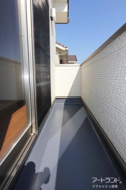 南向きの陽当たり良いバルコニー