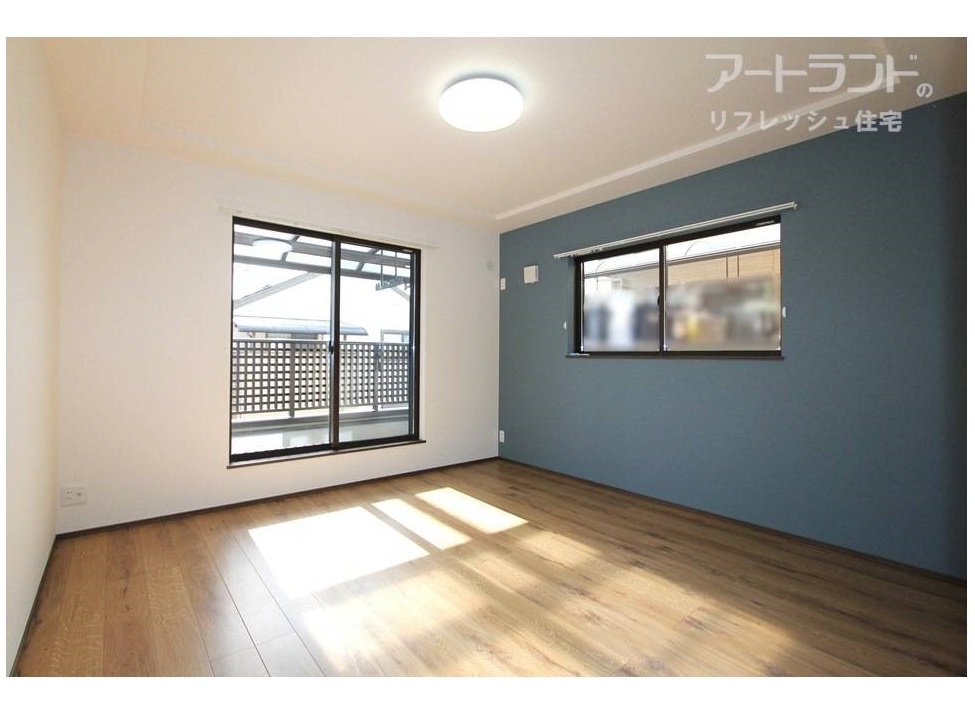 2階7帖洋室は大きなクロゼット付き