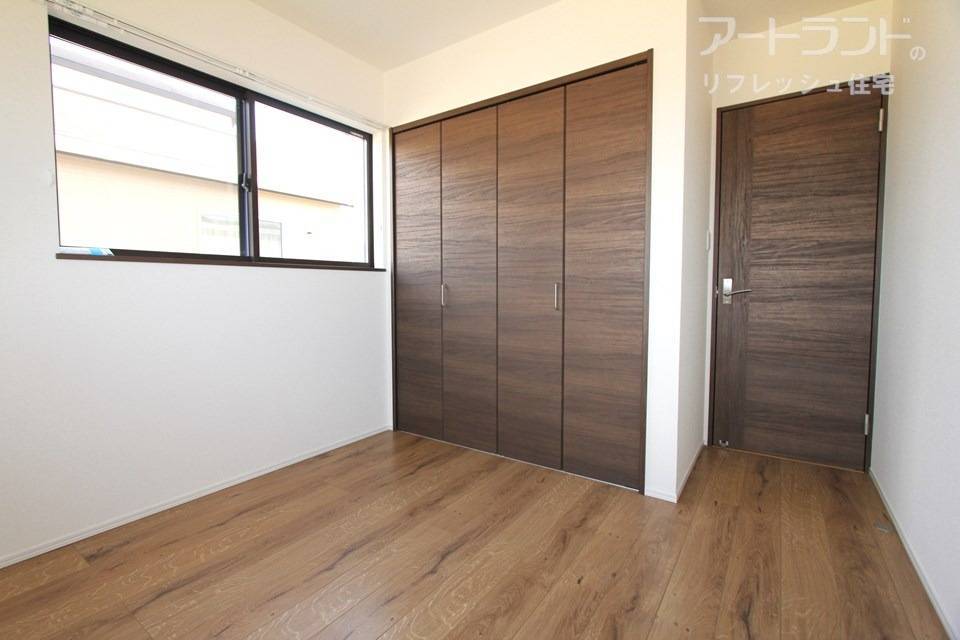 2階南側4.6帖洋室もクローゼット付き