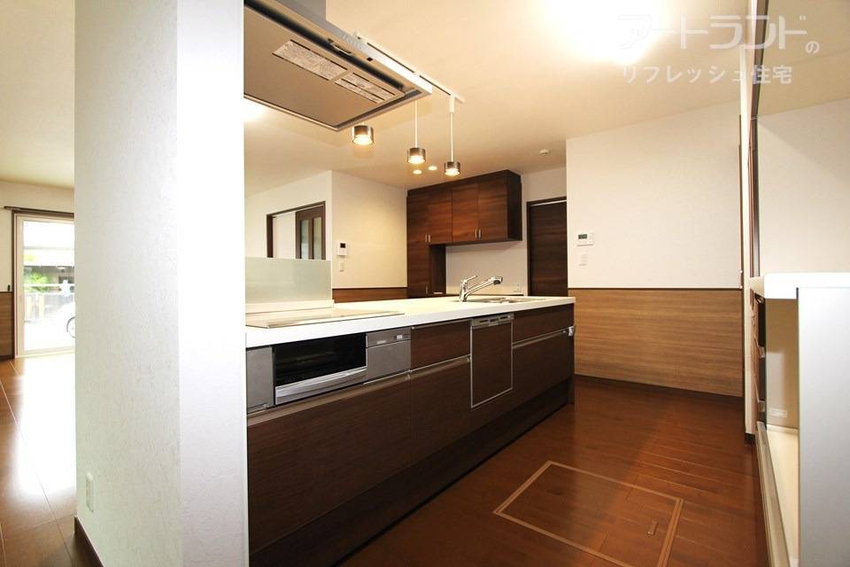 アイランドキッチンで家事の効率化〇