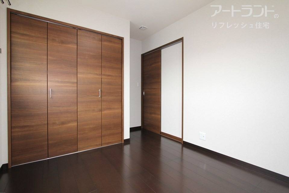 2階南側5.1帖洋室もクローゼット付き