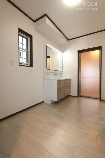 1階洗面台はタカラ「ファミーユ」を新設