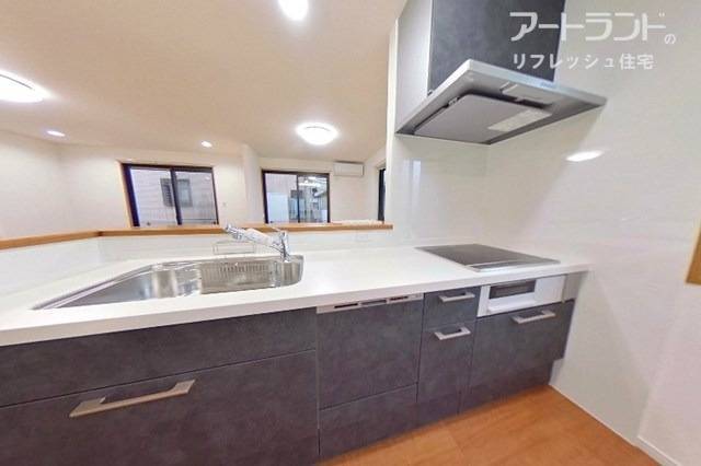 使い勝手の良い新設のキッチン