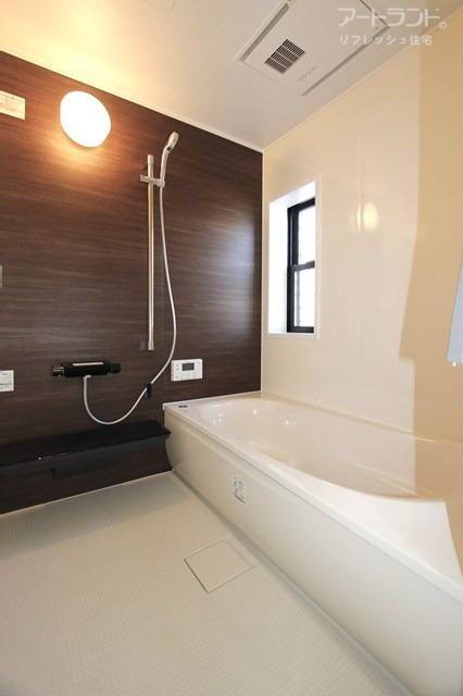 浴室暖房付きで快適な浴室