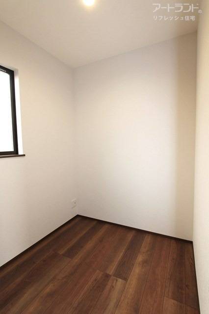 書斎も使いやすいくシンプル