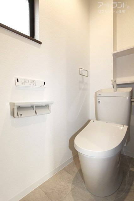 1階2階ともトイレを新設しています