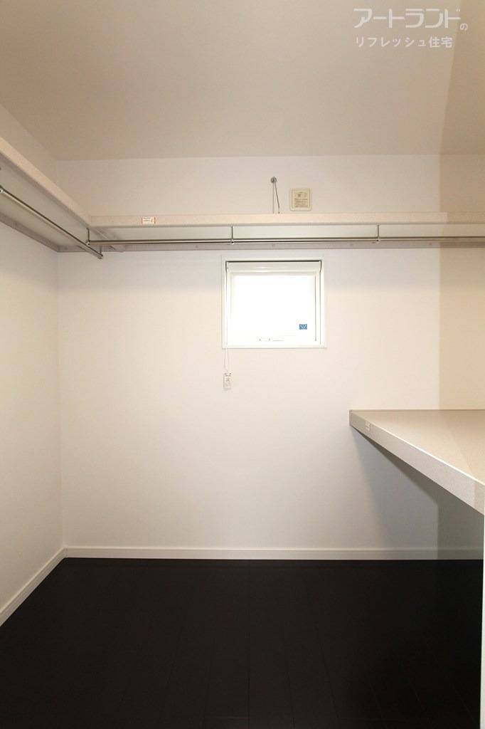 パイプハンガー付きで収納力抜群