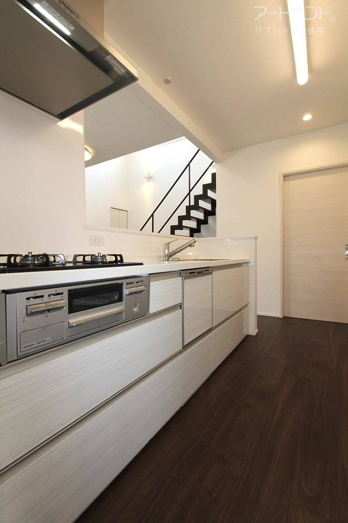 対面式のシステムキッチン