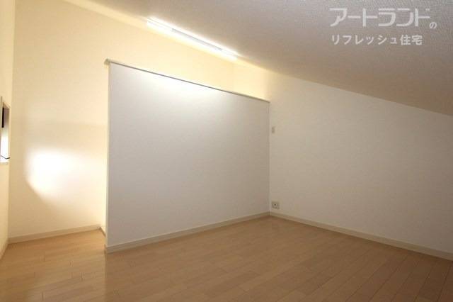 ロフトもあり、収納場所も豊富