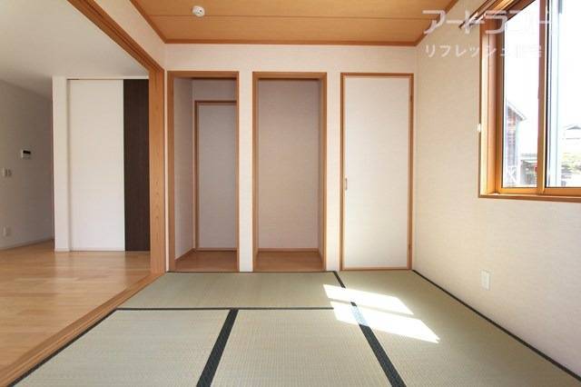 リビングに隣接する4.5帖の和室