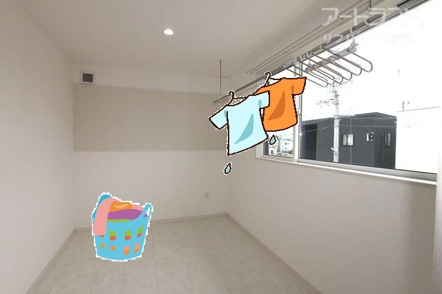 南側には屋内テラスありで天候関係なく洗濯できます