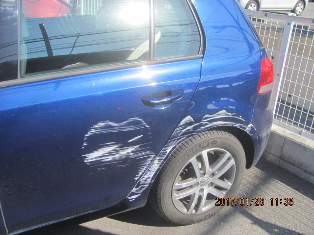 ﾌｫﾙｸｽﾜｰｹﾞﾝ ｺﾞﾙﾌ 駐車場の壁に擦ってしまった左後の事故修理 鈑金 塗装 整備士 濱田英和 マイベストプロ神戸