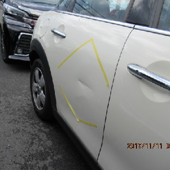 濱田英和 - BMW・ミニクーパー、右リアドアの事故修理（鈑金・塗装）