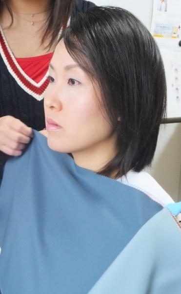 パーソナルカラー診断中の田代様