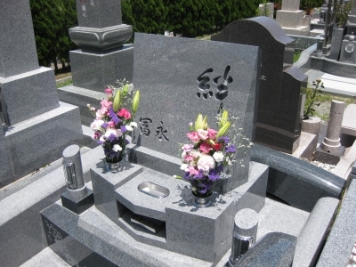 世界一の高級墓石材「庵治石細目」のオリジナルデザインのお墓