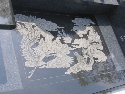 中国の伝統技術「影彫り」にて滑り止め加工を施したフロア