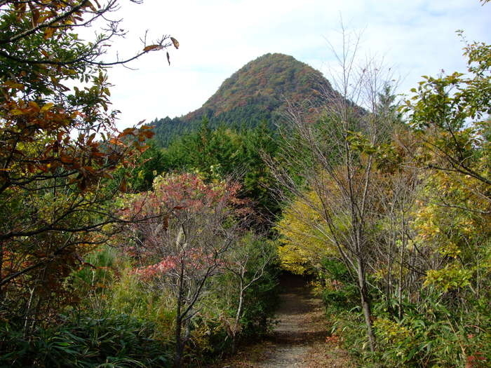 霊が行く山