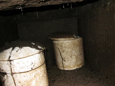 カロート内で水没した骨壺