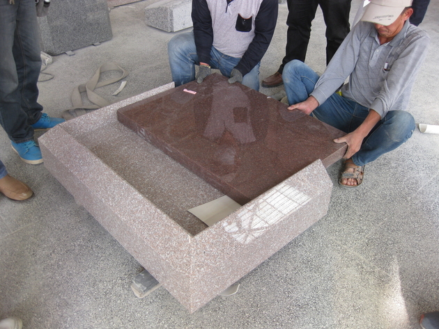 中国の石材加工工場での製品加工検品（その3）