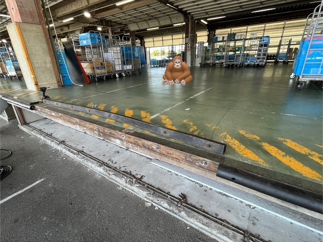 D型ゴムバンパー　中空式　カーストッパー　工事