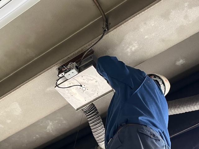 エアーシェルター　ブロアモーター　ツインファン　スイス・エンジニアリング株式会社