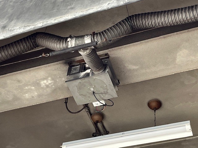 エアーシェルター　ブロアモーター　ツインファン　スイス・エンジニアリング株式会社