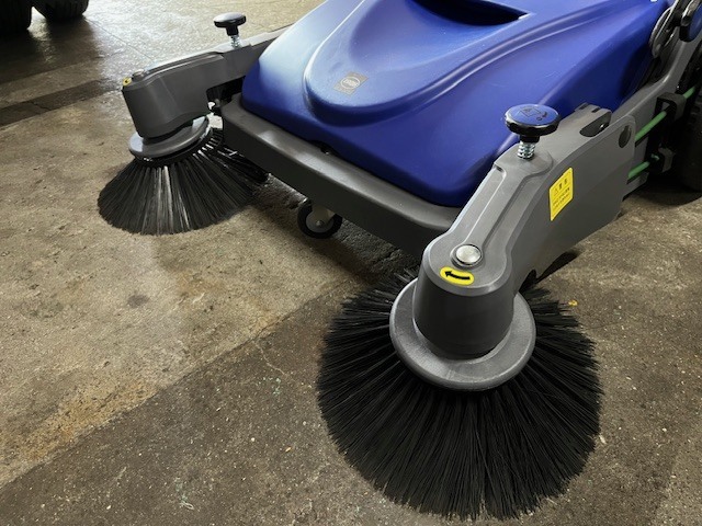 蔵王産業　歩行手動式　無動力清掃機　シルバーEVプラス2