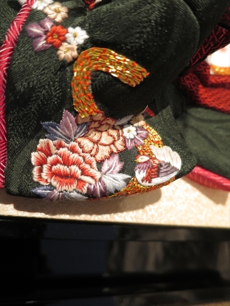 柿沼東光との袖の刺繍