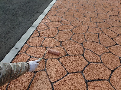 駐車場、住宅のアプローチなど、土間部分の塗装工事