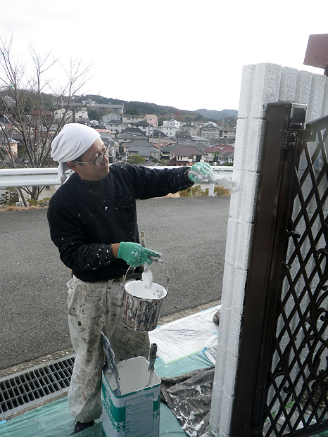 門下彰宏さん塗装風景