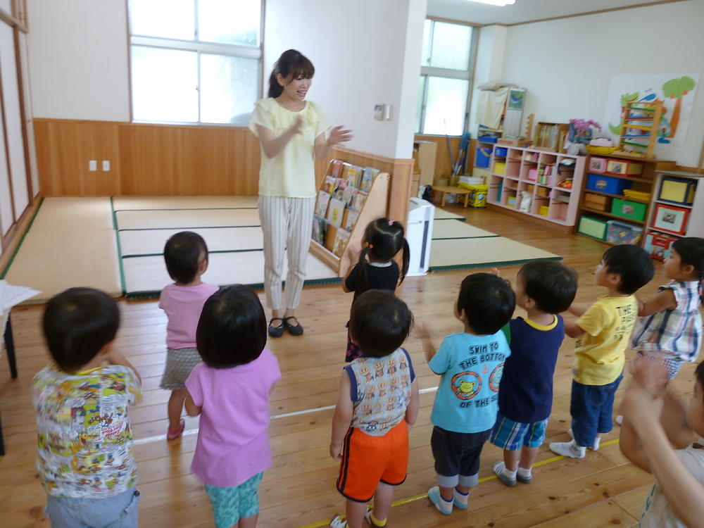 こども園などへ出向いての出張リトミックレッスンにも力を入れています