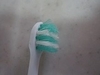 これは凄い裏技だ！使い古した歯ブラシが、何と新品同様に戻る！？