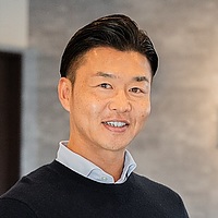 上橋亮介