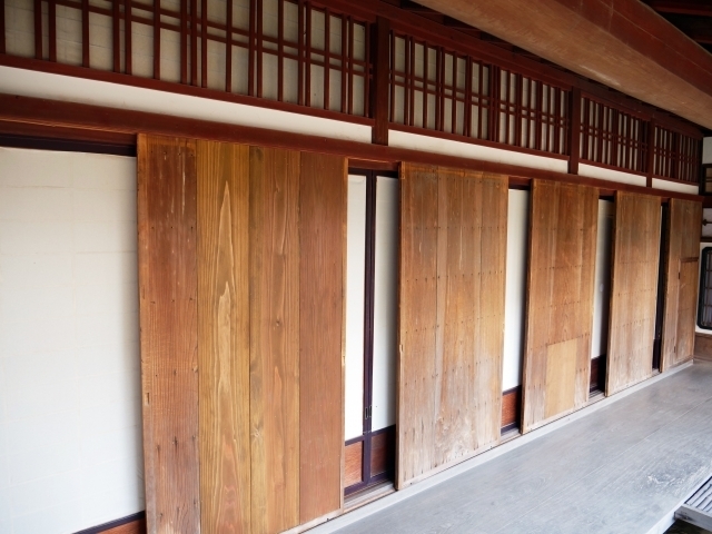 木製雨戸