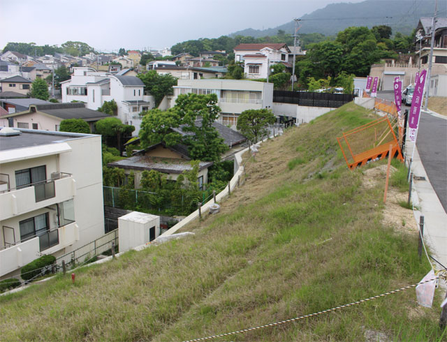 傾斜地の分譲地