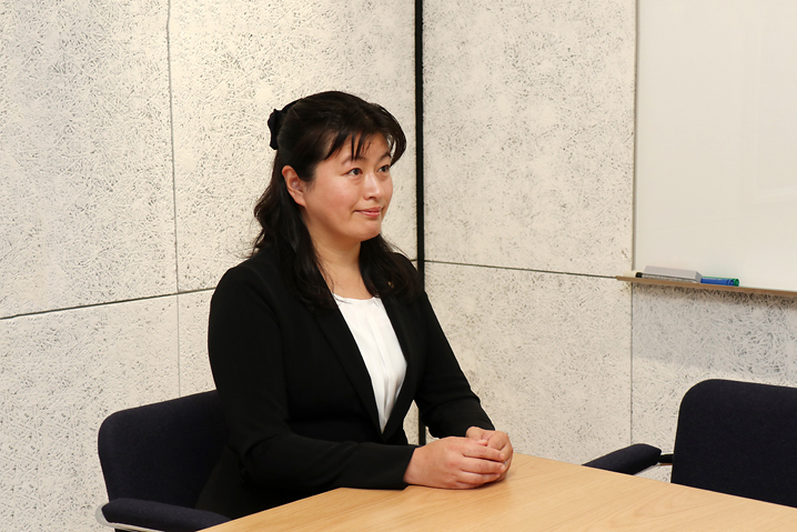 山田恵子さん　商談風景